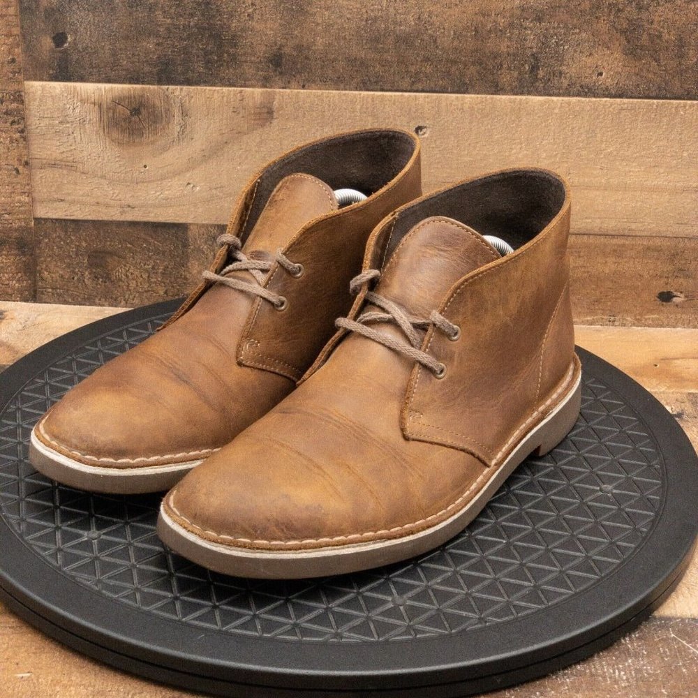 CLARKS MENS CHUKKA BOOTS LIGHT BROWN LEATHER BUSINESS CASUAL CLASSIC SIZE 9M